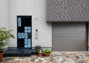 Hőszigetelt garázskapuk - UNIPLUS Kft