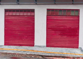 Szekcionált garázskapuk - UNIPLUS Kft